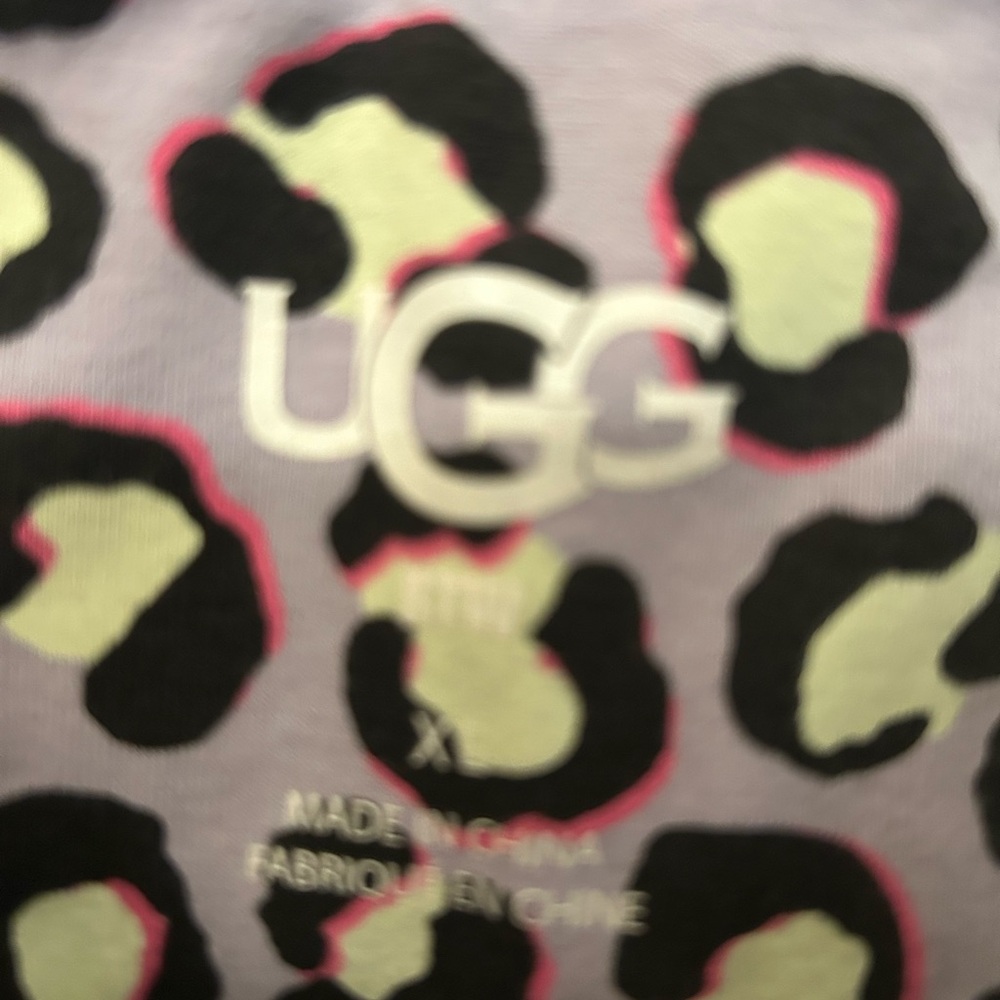 UGG Ladies Leggings with Leopard Pattern - Black and Pink - Picture 4 of 5
